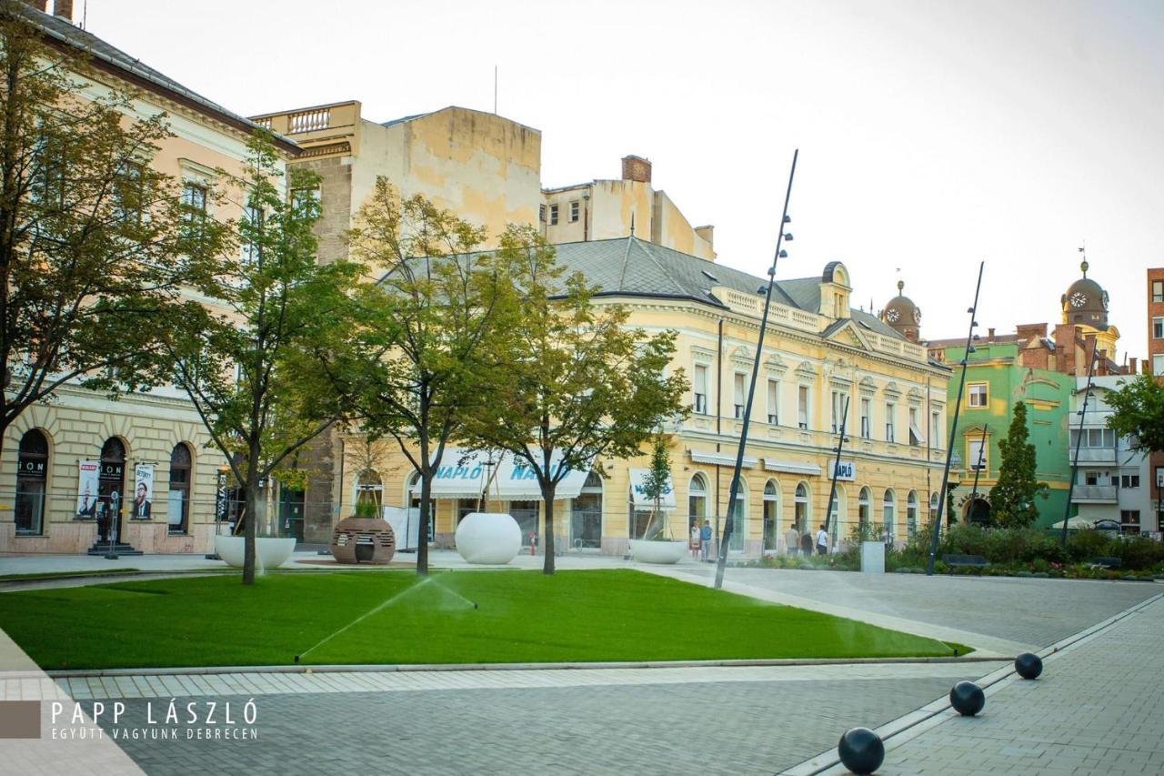 Ruben Apartman City Center Debrecen Exterior photo